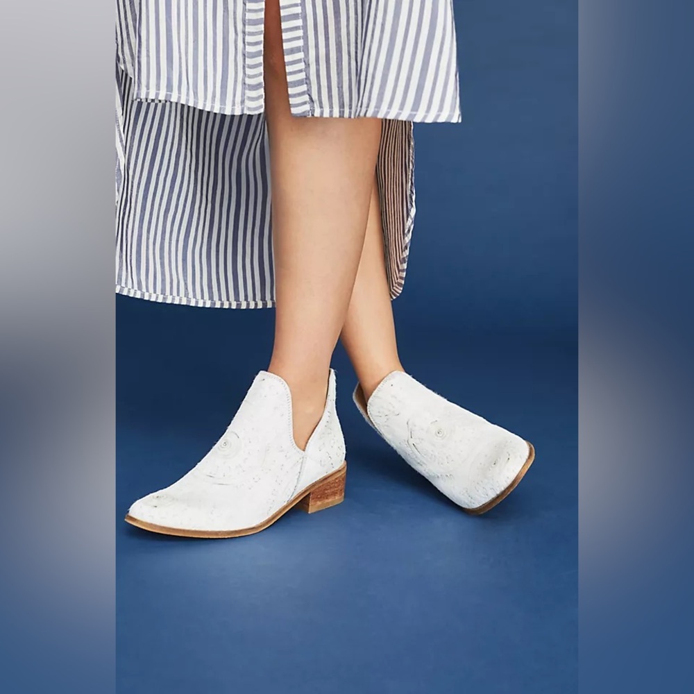 Mi.iM Ellen Ankle Boots Womens 8.5 White Calf Hide Slip Cowgirl Southwestern Y2K